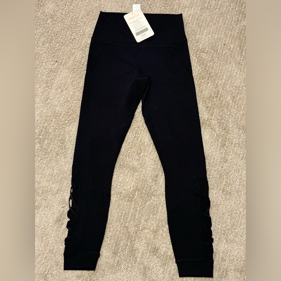 Fabletics Dynamic High-waisted Lattice Leggings 7/8 - Picture 1 of 7